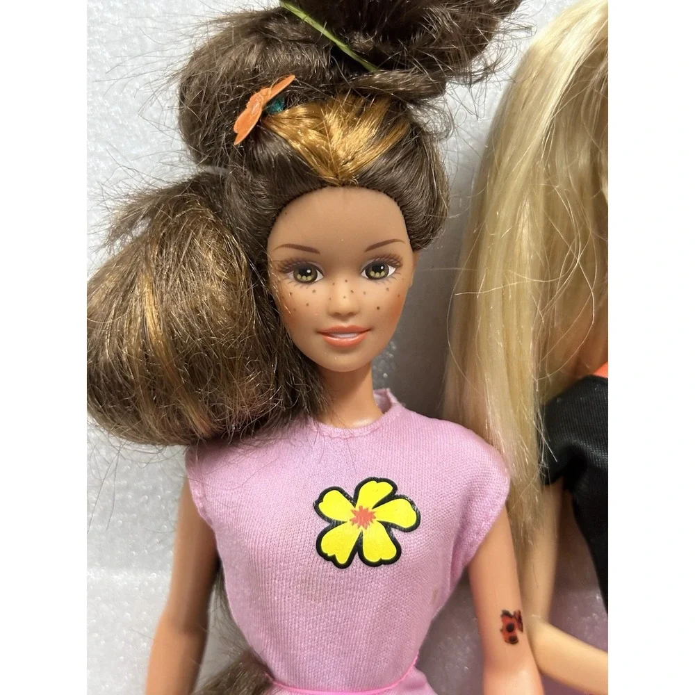 Mattel Barbie 1995-1998 Dolls Fashion Statement‎ of The 90s Lot of Two Outfits